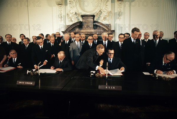 Signing of the final report of the Four-Power Agreement on Berlin