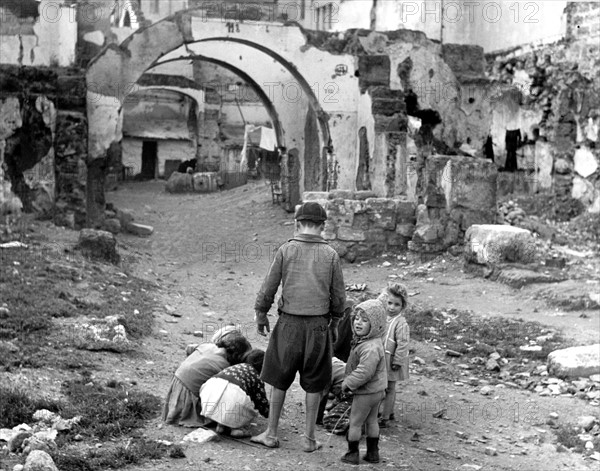 Post-war era: children between ruins