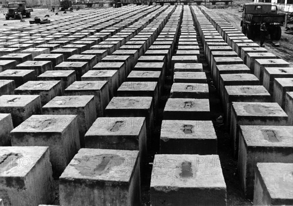 Post-war era: dismantling blocks in Kiel