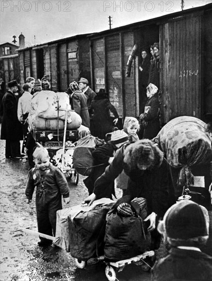 Post-war era - refugees