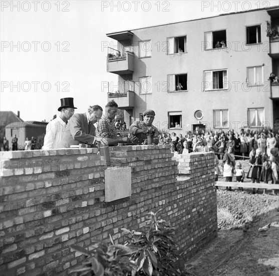 Berlin - laying of foundation stone of Marienfelde Refugee Center 1952