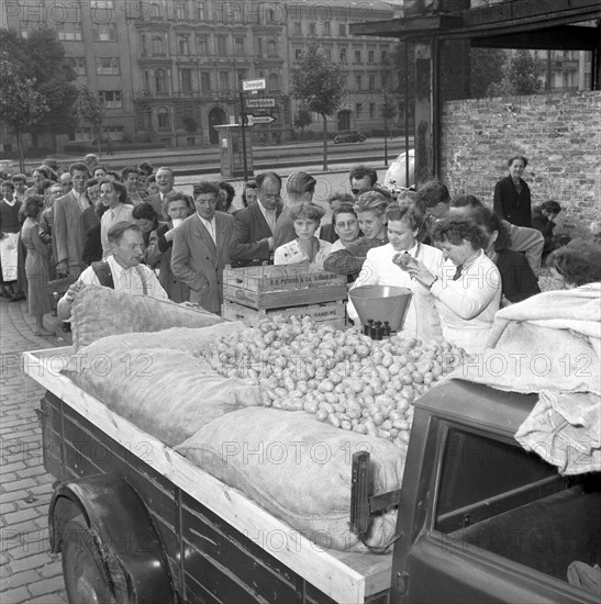 Berlin - food for East Berlins 1953