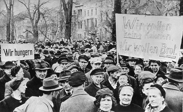 Hunger demonstrations 1947 in Dusseldorf