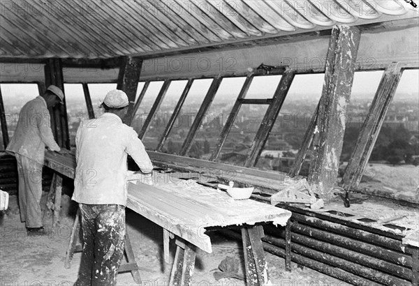 Berlin - destroyed Radio Tower restaurant, 1949