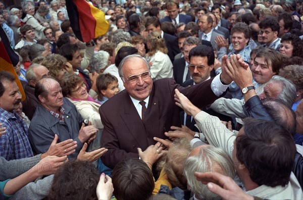 Kohl at opening of Landtag election in Thuringia 1990