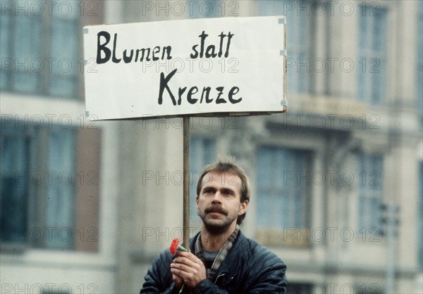 GDR - Peaceful demonstration 04 November 1989