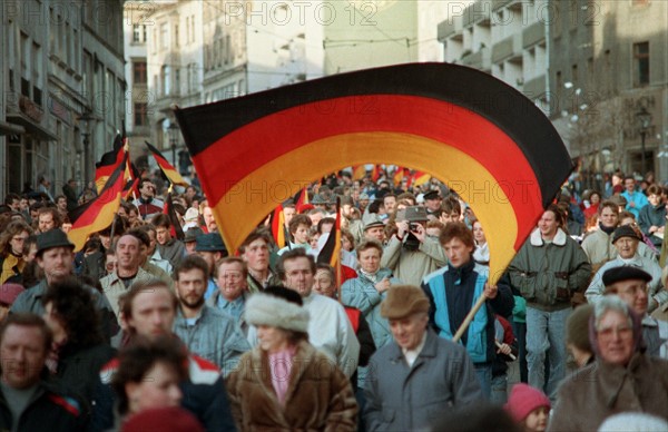 10th anniversary of the fall of the Berlin Wall: Demonstrations for the reunification