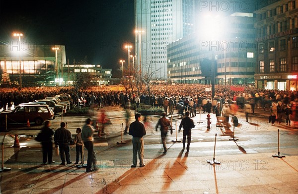 10th anniversary of the fall of the Berlin Wall: Demonstrations for civil rights