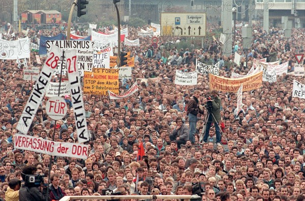 Demonstration, November 4th 1989 (archive photograph 1989, text 1993)