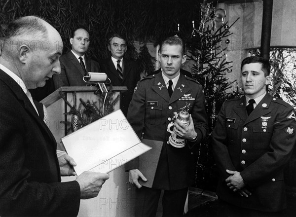 U.S. soldiers become freemen of a small German town.