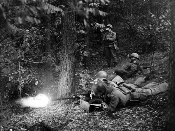 Manoeuvre of US army in Berlin Grunewald