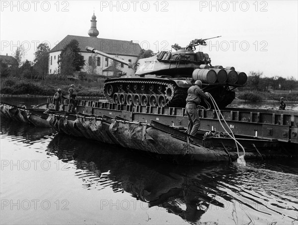 US pioneers practice tank transports across Main