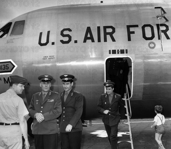 Soviets at the 'open day' of the US Army