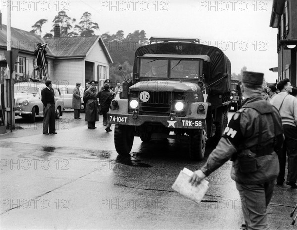 US troop transport to Berlin leads through Soviet zone