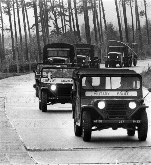 US troop transport to Berlin leads through Soviet zone