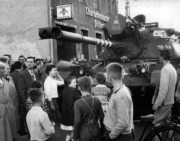 Tanks of the US Army at checkpoint Friedrichstraße in Berlin 1961