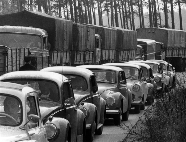 Traffic jams due to held back US convoy at border crossing point Dreilinden