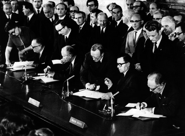 Signing of the final report of the Four-Power Agreement on Berlin