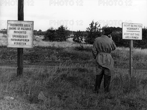 Signs warn of mined area of US army