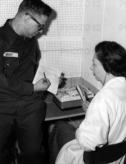 Relatives of US soldiers learning German