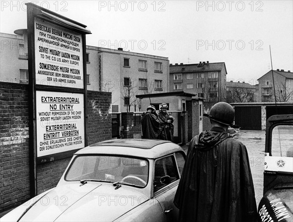 Soviet military mission in Frankfurt am Main is sealed off by US army