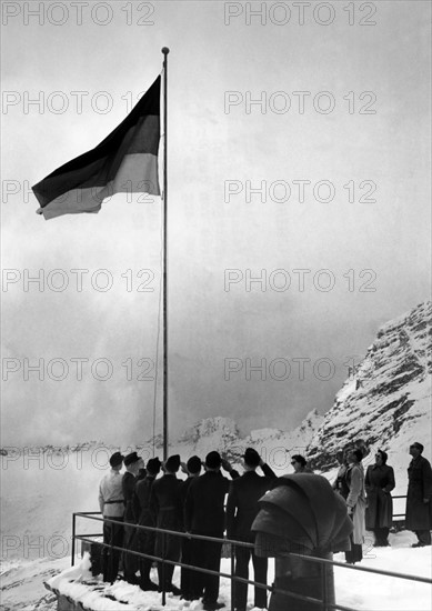 Federal German flag hoisted on Zugspitze