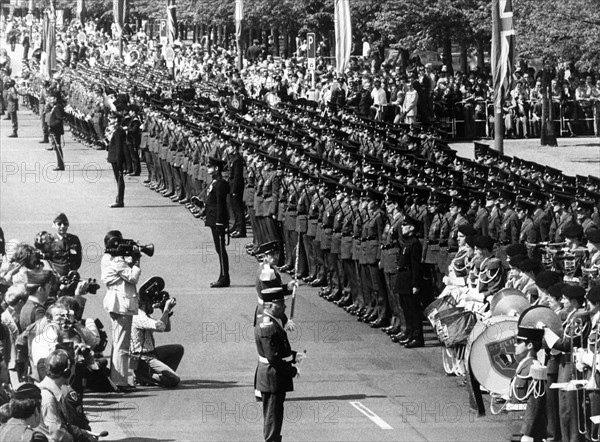 Parade on the 'Armed Forces Day' in Berlin