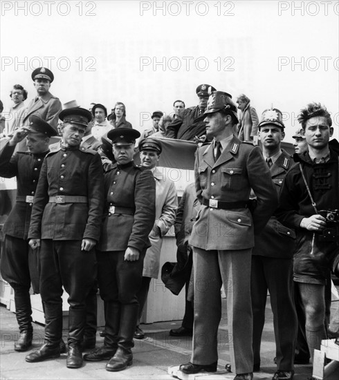 Visitors of the military parade to the 'Armed Forces Day' in Berlin