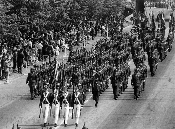 Traditional uniforms during military parade for the 'Armed Forces Day' in Berlin