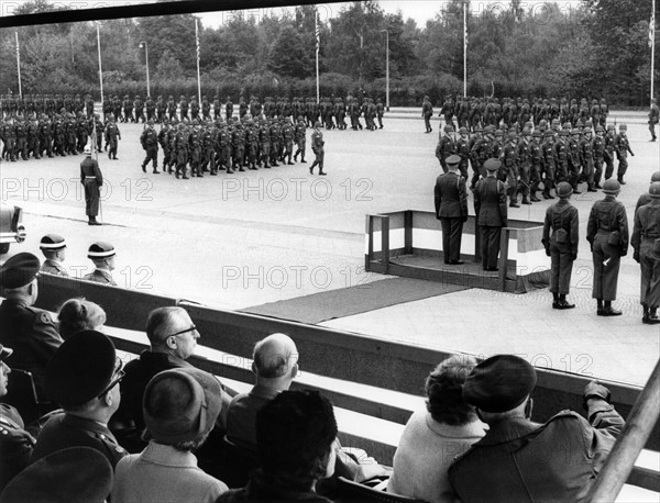 Anniversary parade of the 6th infantry regiment in Berlin