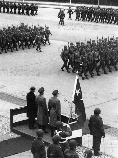 US military parade for the farewell of the 18th infantry from Berlin