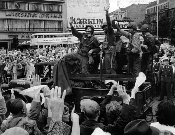 Celebrated military parade of the US Army on Kurfürstendamm in Berlin 1961