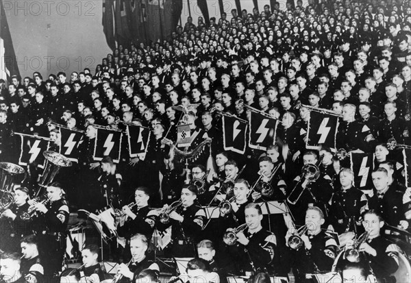 World War II - Hitler Youth in Italy 1941