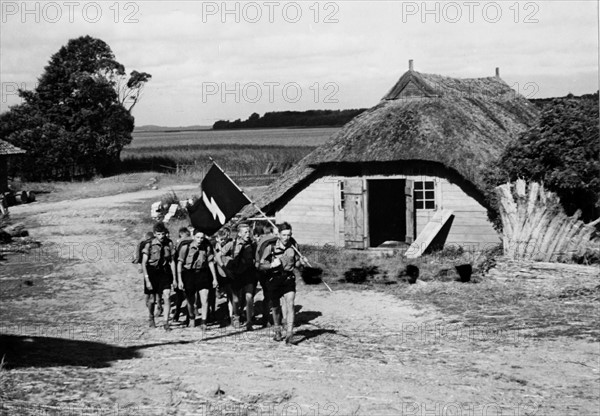 Third Reich - German Youth boys travelling 1937