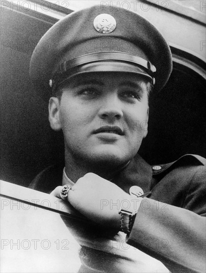 KPA73561.jpg          ELVIS PRESLEY as soldier (1958)  ||rights=RM