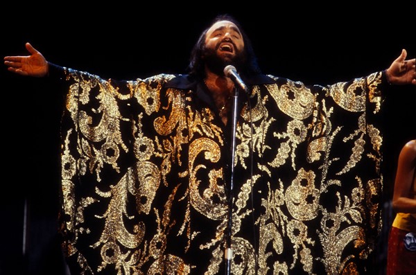 Le chanteur grec Demis Roussos