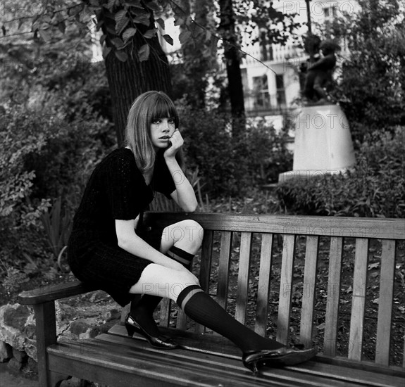 JANE BIRKIN
British-born French Actress and Singer
Universal Pictorial Press...