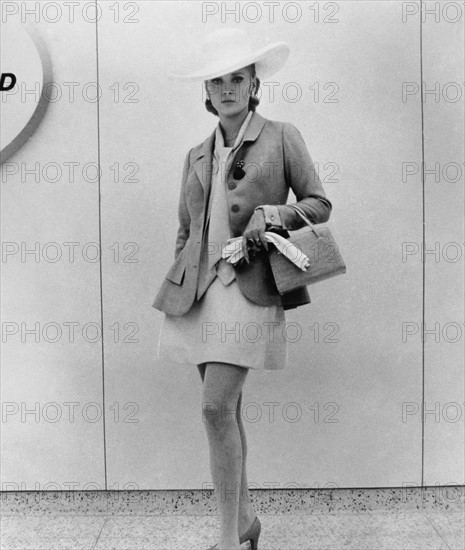 FAYE DUNAWAY (ca.1968) B36010
||rights=RM