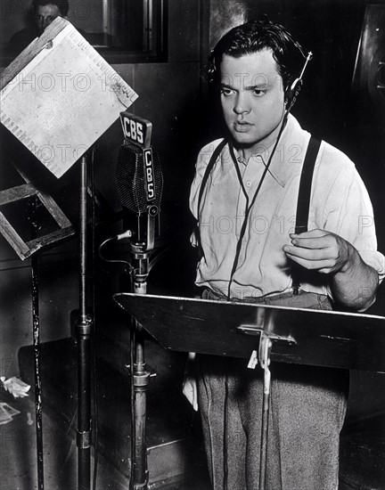 Orson Welles first gained wide notoriety for his 30 October 1938 radio...