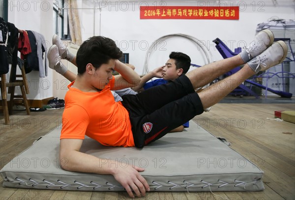 CHINA-SHANGHAI-CIRCUS SCHOOL-XINJIANG STUDENTS (CN)