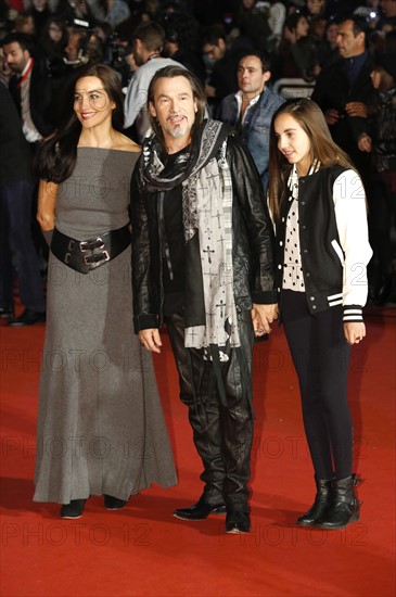 Florent Pagny mit Begleitung bei der Verleihung der15. NRJ Music Awards im Palais des Festivals et des Congrès. Cannes, 14.12.2013 | Verwendung weltweit