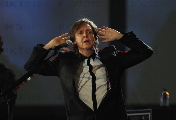 Paul McCartney singt  Hey Jude