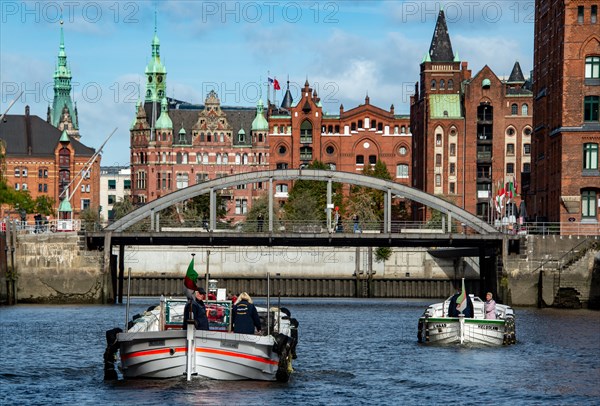 Börteboote aus Helgoland auf dem Weg nach Berlin