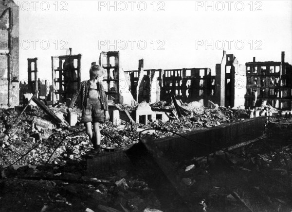 Zweiter Weltkrieg - Hamburg nach dem Feuersturm