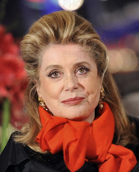 French actress Catherine Deneuve arrives at the premiere for 'On My Way' ('Elle S'en Va') during the 63rd annual Berlin International Film Festival, in Berlin, Germany, 15 February 2013. The movie is presented in competition at the Berlinale. Photo: Britta Pedersen/dpa | Verwendung weltweit