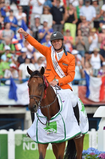 Siegerehrung, DUBBELDAM, Jeroen mit Zenith, Gold Medaille, Weltmeister 
Caen, Stade Michel d'Ornano, 07.09.14, FEI ALLTECH JEUX EQUESTRES MONDIAUX 2014 - JUMPING, FINALE, Final 4



#
Foto:Sport Moments/Voß
# | Verwendung weltweit