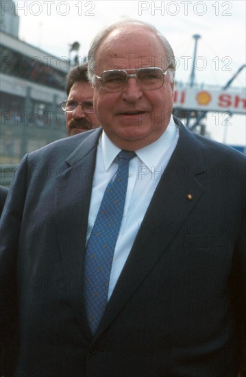 Alt - Bundeskanzler Helmut Kohl, 1997 //  
Ex - Bundeskanzler - Portrait - Porträt - Politiker - Politik - Prominenter - Promi - VIP - Dia 
 - copyright  photo © ATP  Arthur THILL


The German Chancellor Helmut Kohl visited the Nuerburgring on 28. September 1997 for the Formula 1 GP and to congratulate Michael Schumacher for his 100 F1 GP start. | Verwendung weltweit
