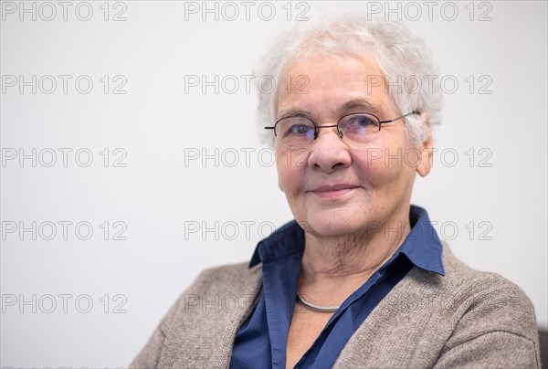Die Biochemikerin und Medizinnobelpreisträgerin Christiane Nüsslein-Volhard, aufgenommen am 04.10.2017 im Max-Planck-Institut für Entwicklungsbiologie in Tübingen (Baden-Württemberg). (zu dpa «Als Frau früh Spitzenforscherin: Christiane Nüsslein-Volhard wird 75» vom 13.10.2017) Foto: Sebastian Gollnow/dpa | Verwendung weltweit