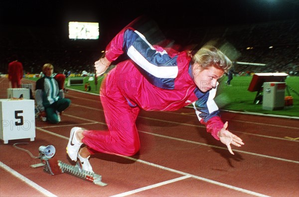 Die Aufnahme vom September 1991 zeigt die deutsche Sprinterin Katrin Krabbe in Berlin beim Training zum Internationalen Stadionfest der Leichtathleten, ISTAAF. | Verwendung weltweit