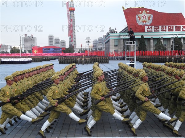 Pyongyang. Défilé militaire